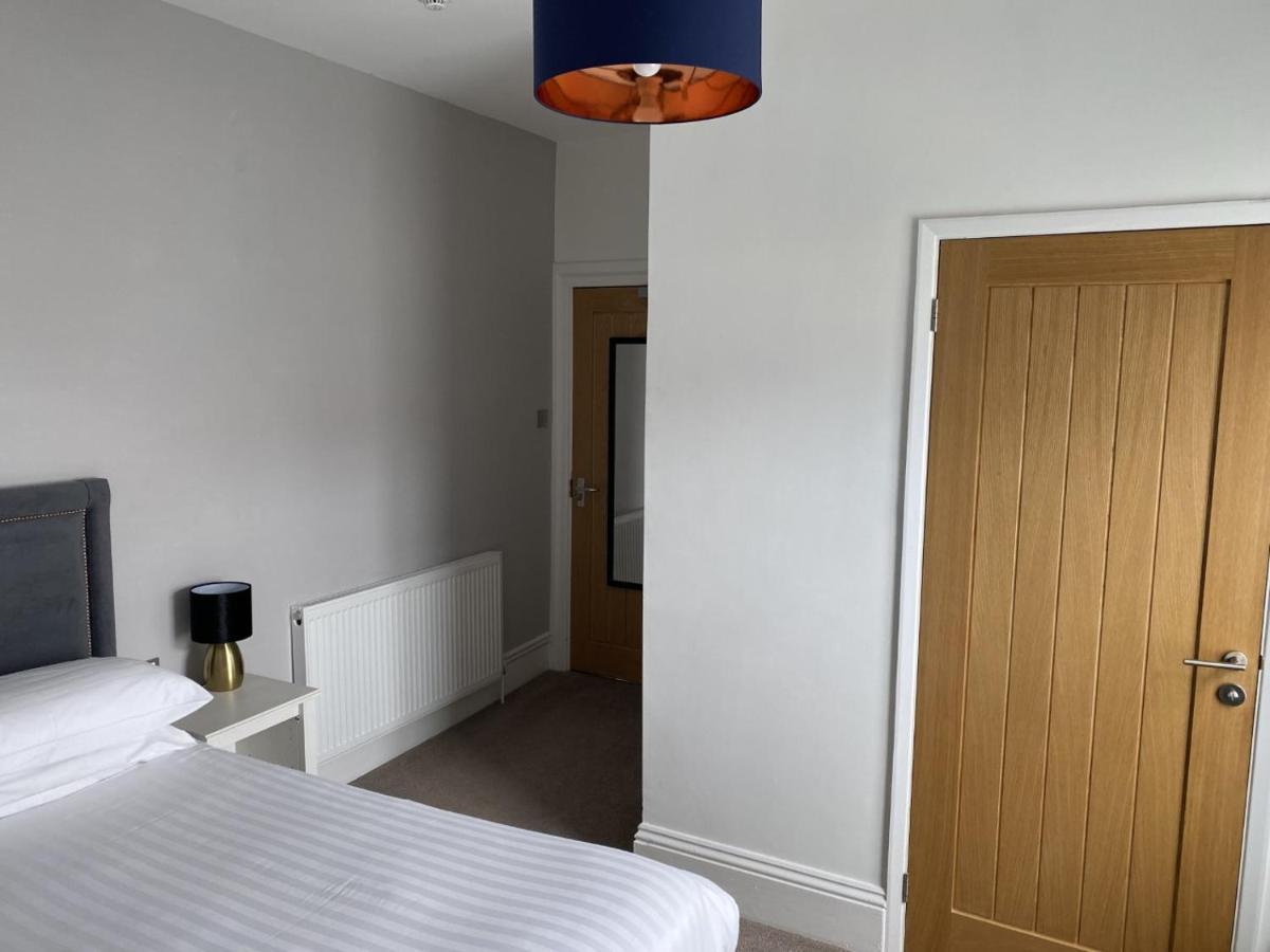 The Grosvenor Guest House بود المظهر الخارجي الصورة