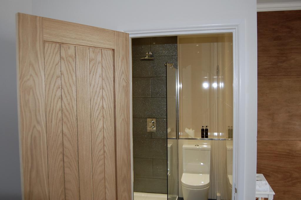 The Grosvenor Guest House بود المظهر الخارجي الصورة