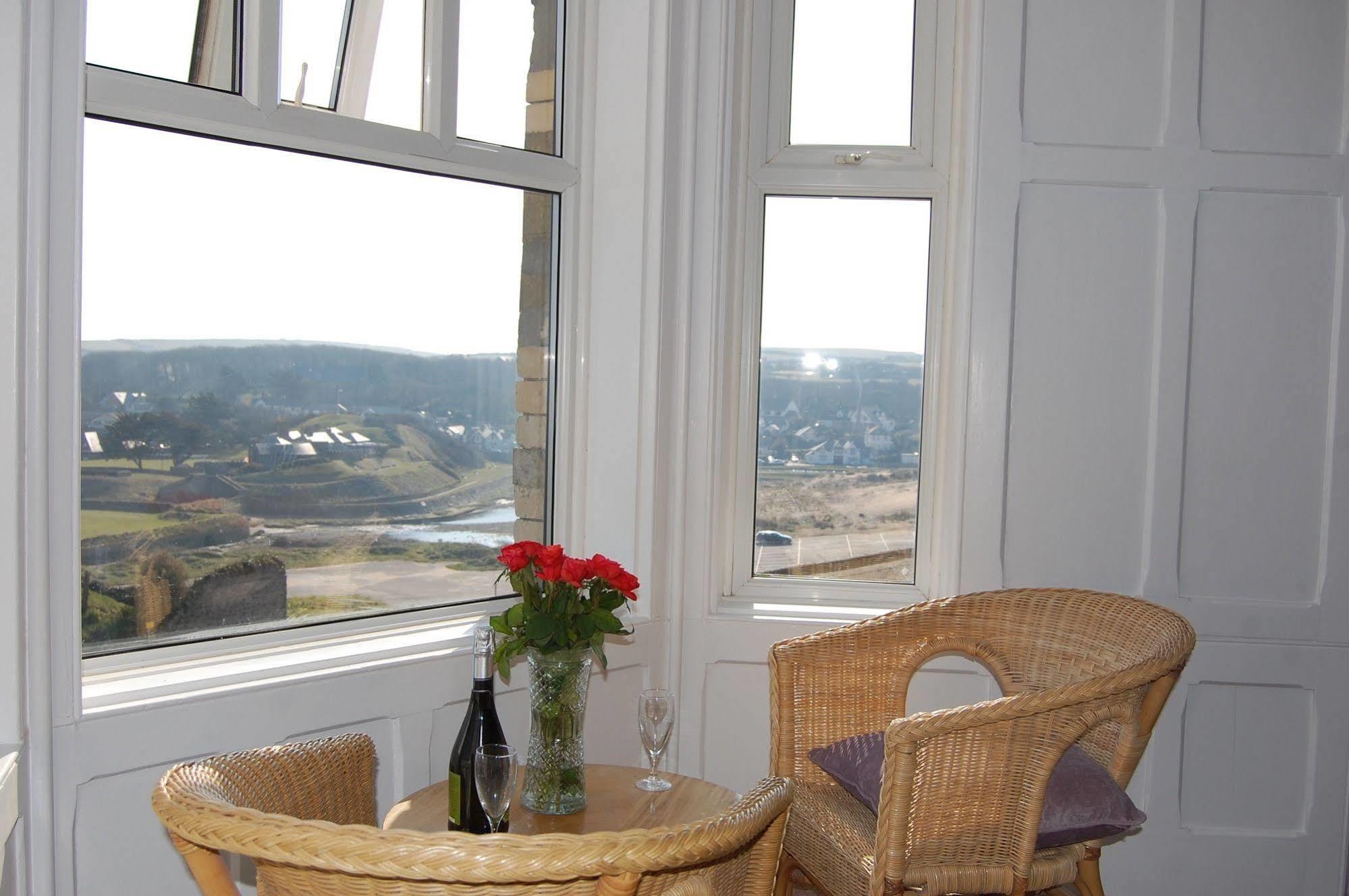 The Grosvenor Guest House بود المظهر الخارجي الصورة