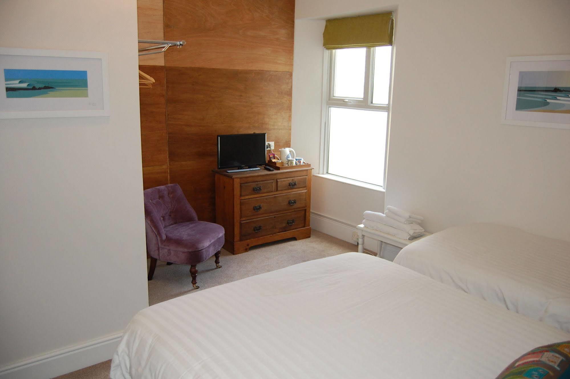 The Grosvenor Guest House بود المظهر الخارجي الصورة