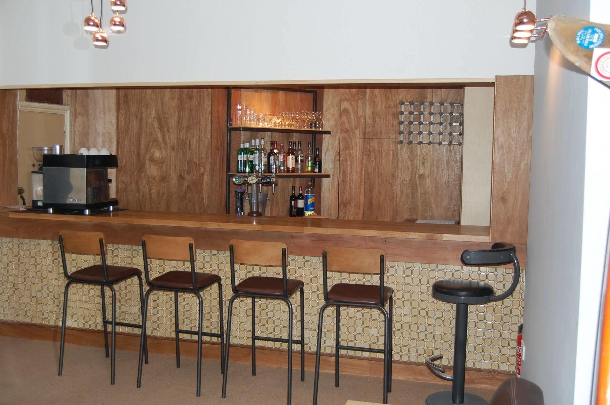 The Grosvenor Guest House بود المظهر الخارجي الصورة